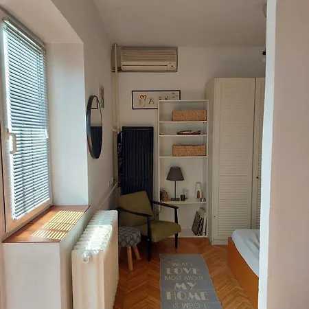 Sunny And In The Heart Of Apartment